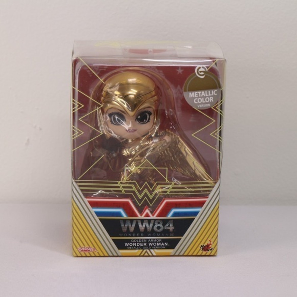 Hot Toys Cosbaby "Wonder Woman 1984" Golden Armor Figure Metallic Color Version